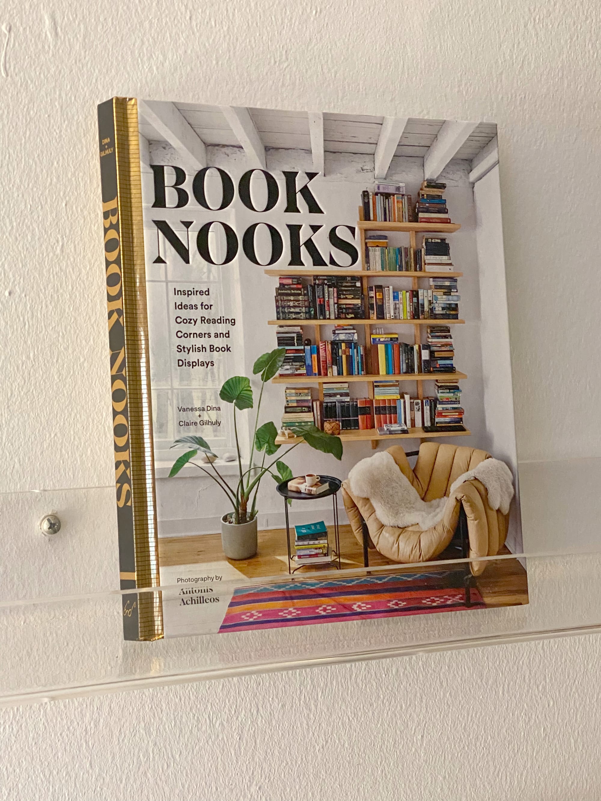 Let's look at book nooks