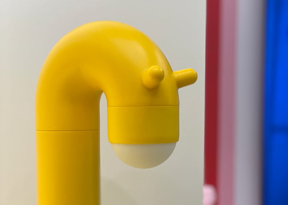 Close-up shot of giraffe lamp.